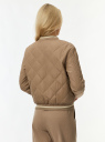 Куртка-бомбер стеганая oodji для Женщины (коричневый) Куртка-бомбер стеганая oodji для Женщины (коричневый), 18303020/52199/3700N