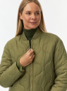 Куртка-бомбер стеганая oodji для Женщины (зеленый) Куртка-бомбер стеганая oodji для Женщины (зеленый), 18303121-2/33445/6800N