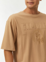 Футболка хлопковая с вышивкой oodji для Мужчины (бежевый) Футболка хлопковая с вышивкой oodji для Мужчины (бежевый), 5L621017I-1/51731/3500P