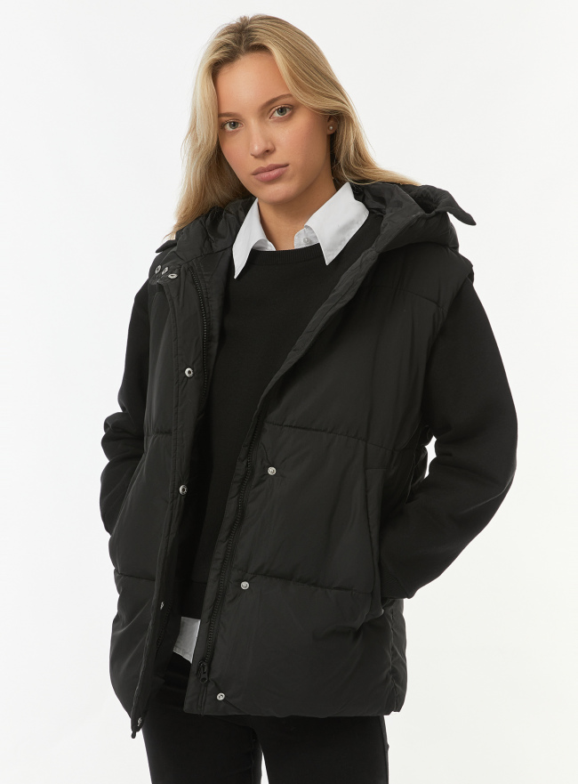 Жилет утепленный с капюшоном oodji для Женщины (черный) Жилет утепленный с капюшоном oodji для Женщины (черный), 19400024/48931/2900N