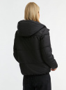 Куртка стеганая с капюшоном oodji для Женщины (черный), 10203076-5/32754/2900N